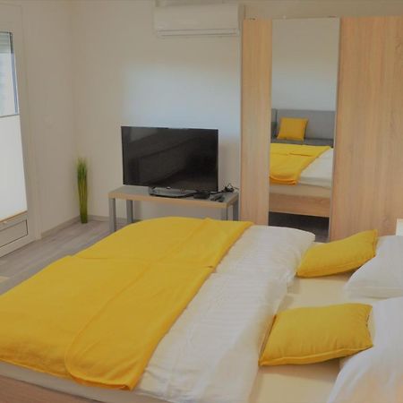 Apartma Vila Zigmund Cerknica Kültér fotó
